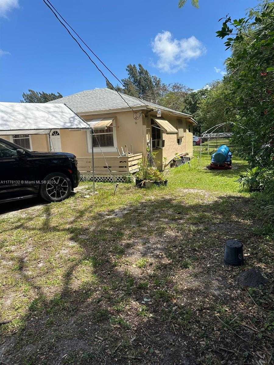 Small Image of 15003 NORTH EAST 8TH AVE, Miami Number 5
