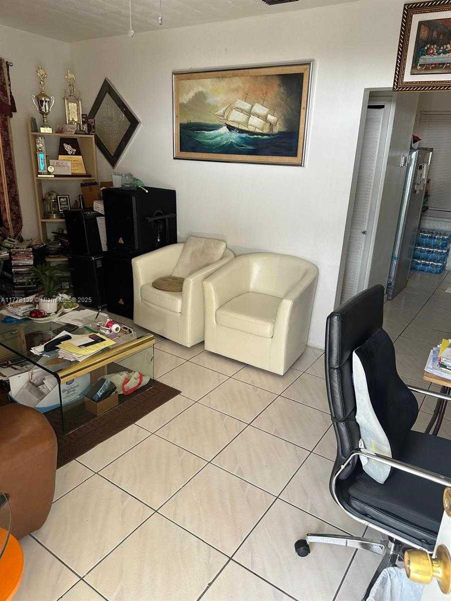Small Image of 15003 NORTH EAST 8TH AVE, Miami Number 7