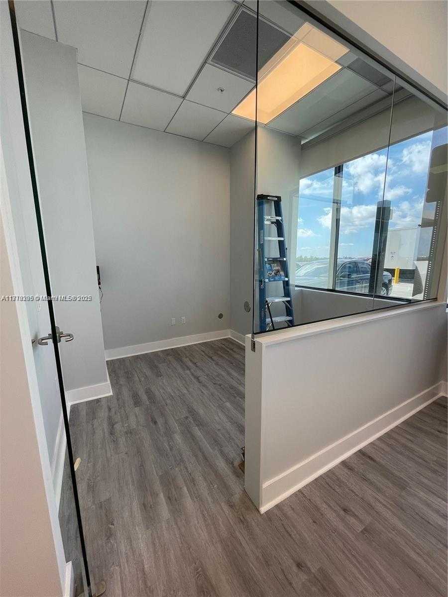 Small Image of 19790 WEST DIXIE HWY #609, Aventura Number 17