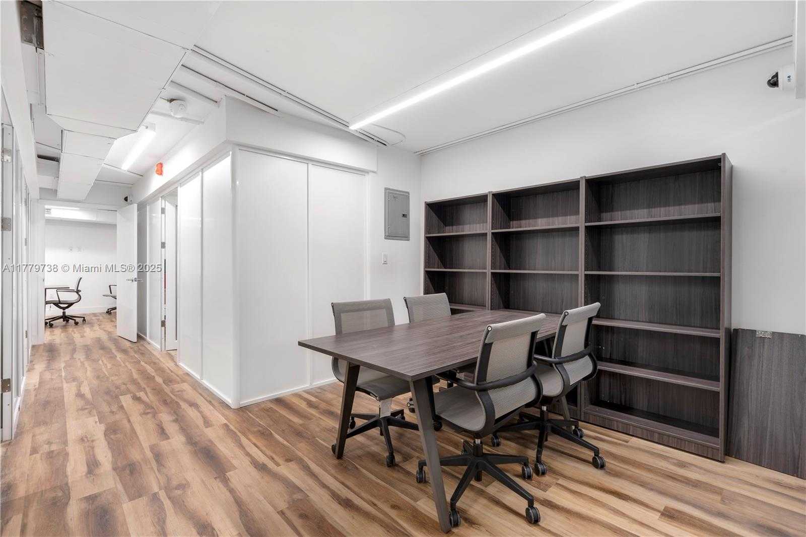 Small Image of 13499 BISCAYNE BLVD #CUM5, North Miami Number 16