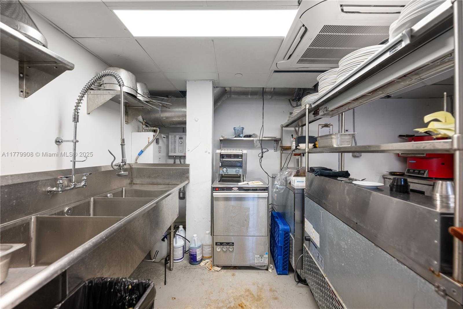 Small Image of 334 20TH ST, Miami Beach Number 14