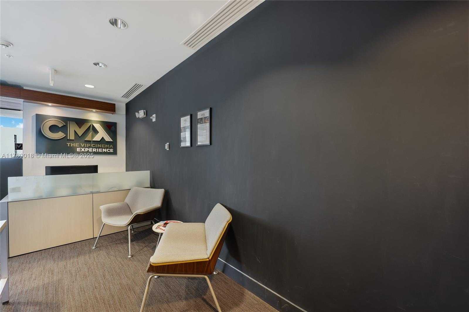 Small Image of 175 SE 7th St, Miami, FL 33131, USA Number 3