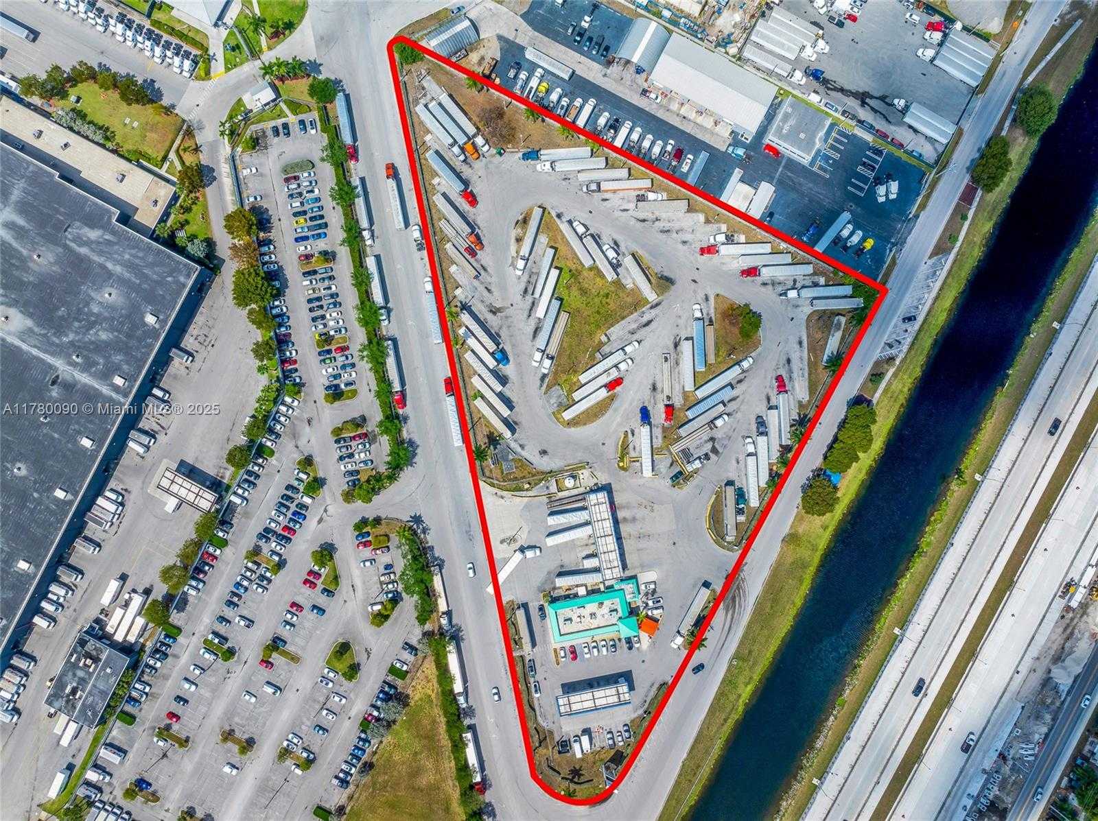 Small Image of 12200 NORTH WEST SOUTH RIVER DR, Medley Number 29