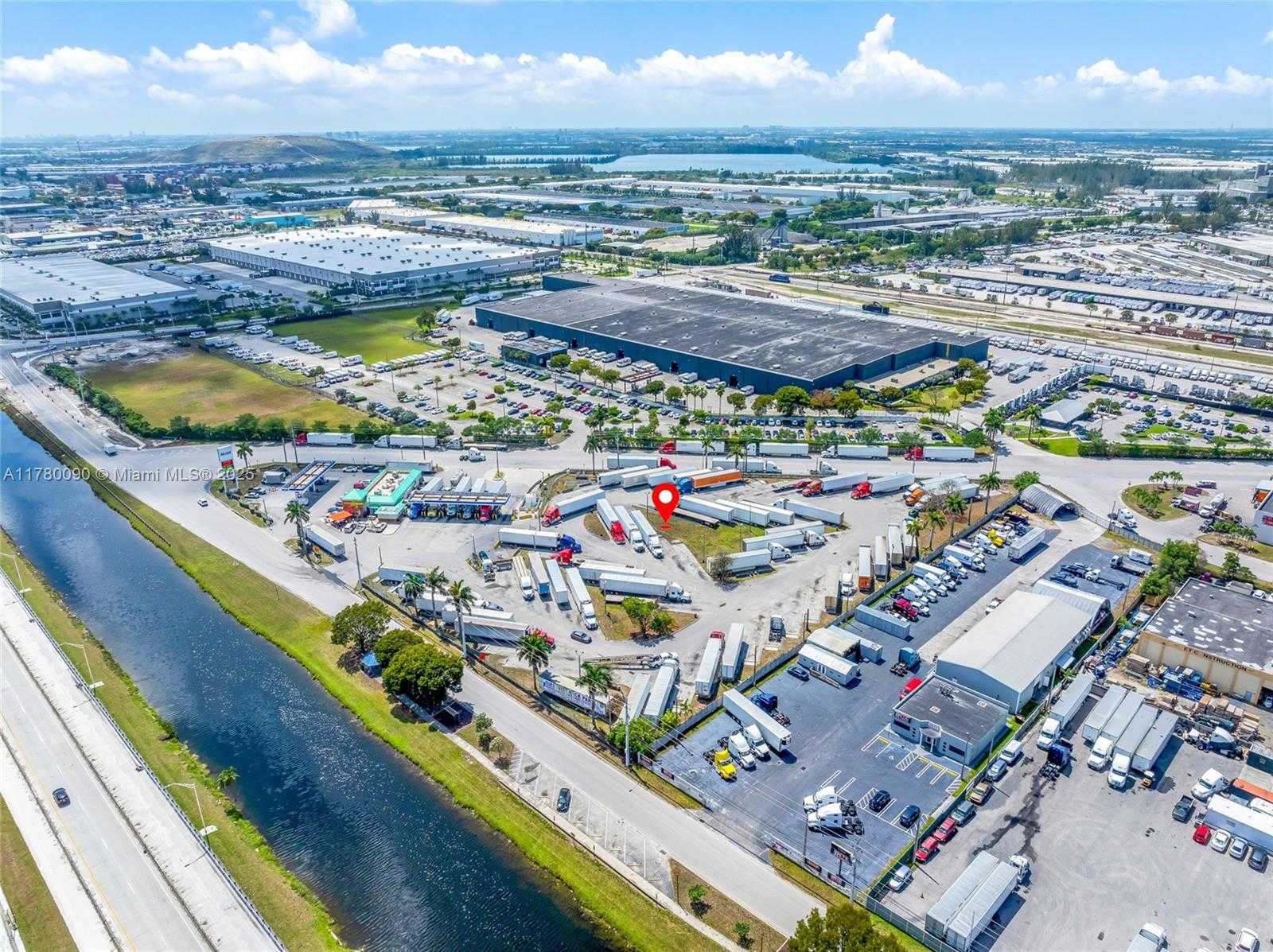 Small Image of 12200 NORTH WEST SOUTH RIVER DR, Medley Number 3