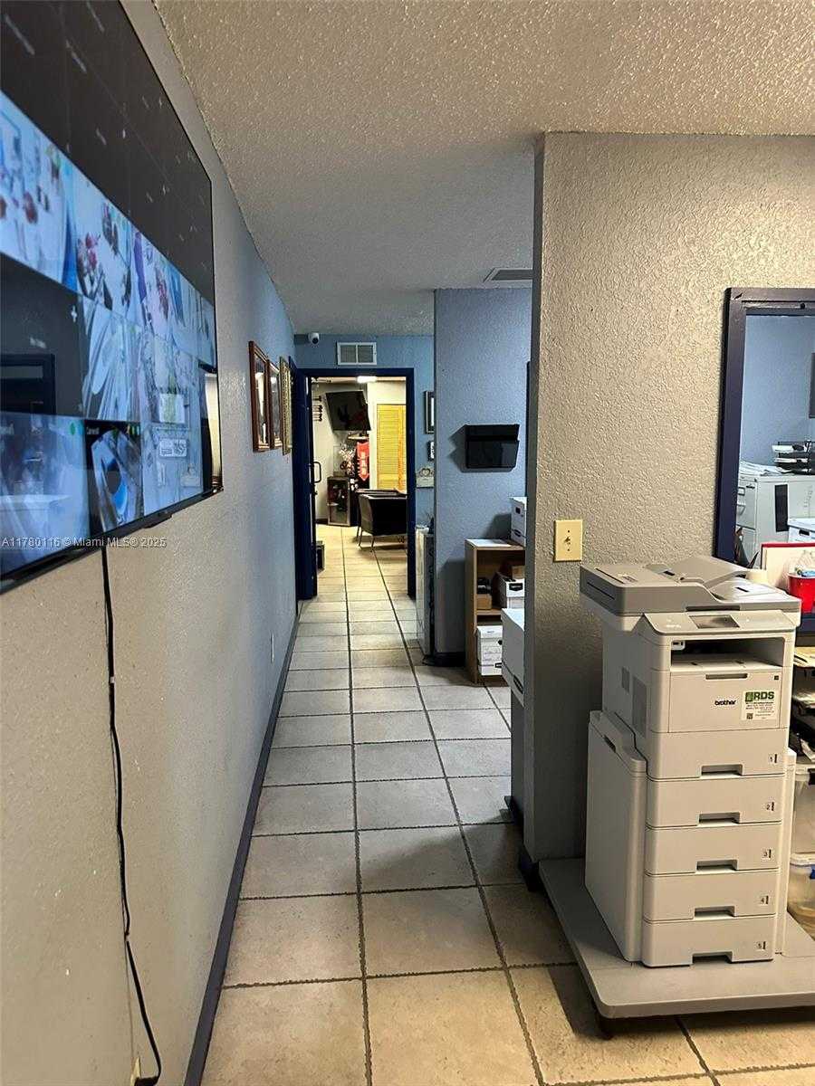 Small Image of 9180 NORTH WEST 119TH ST #10, Hialeah Gardens Number 11