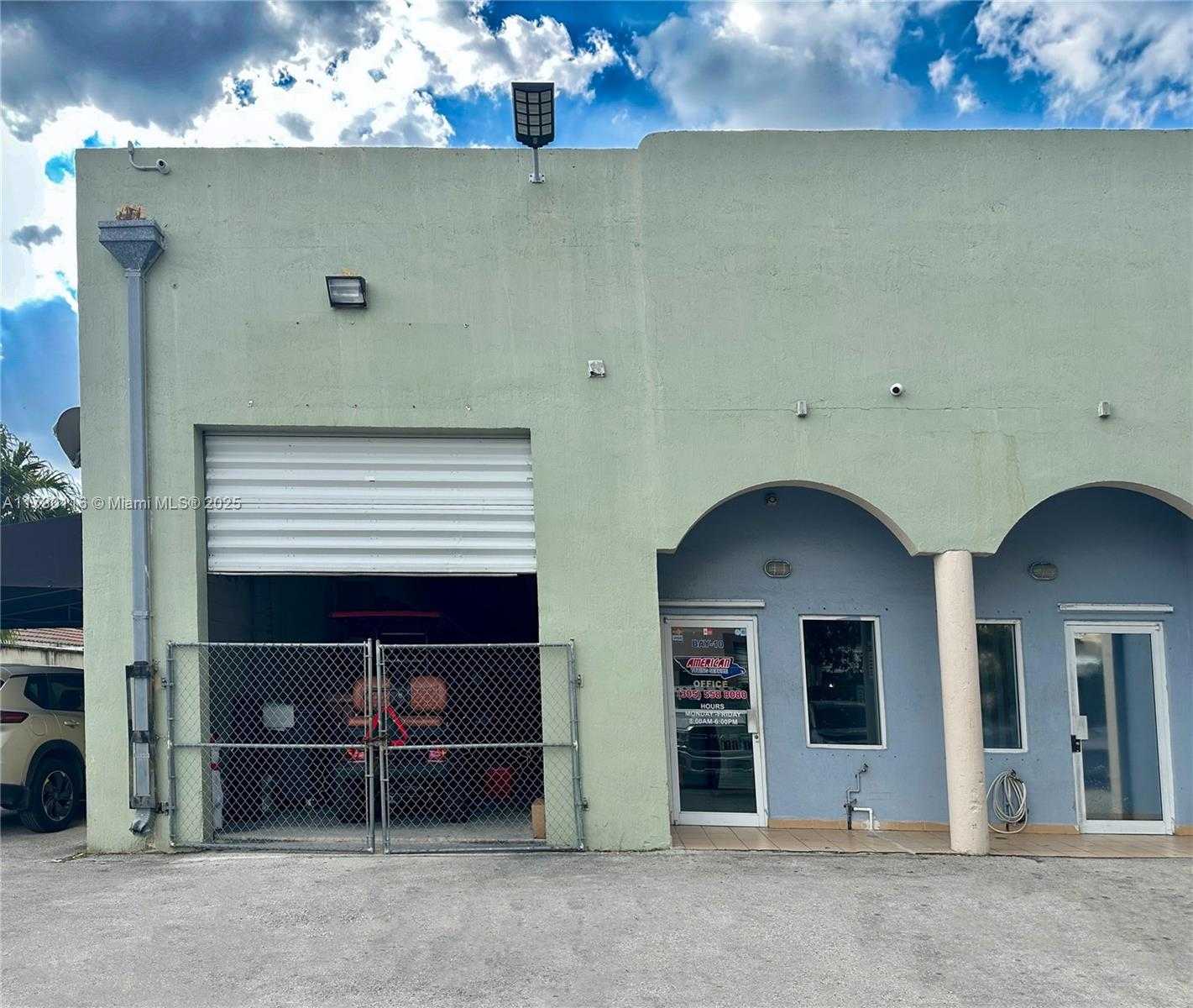 Small Image of 9180 NORTH WEST 119TH ST #10, Hialeah Gardens Number 2