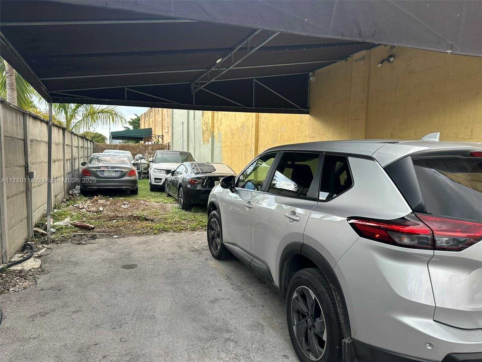 Small Image of 9180 NORTH WEST 119TH ST #10, Hialeah Gardens Number 24
