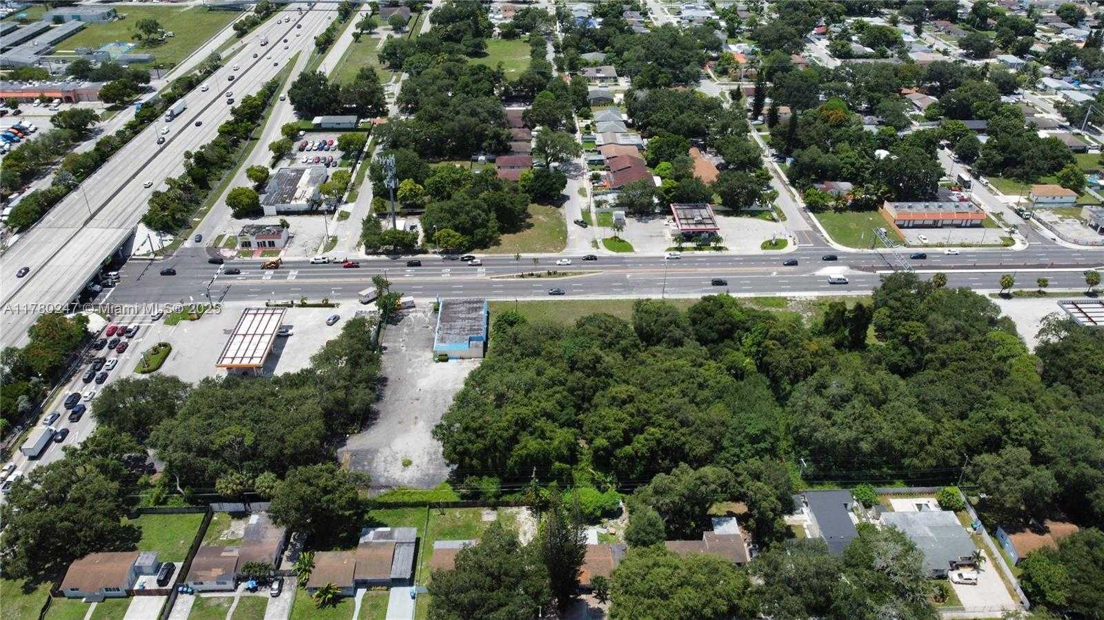 Small Image of 16801 NORTH WEST 27TH AVE, Miami Gardens Number 10