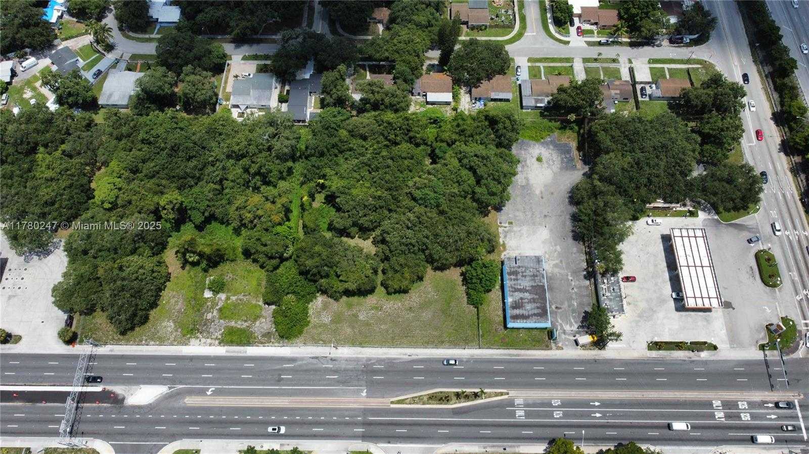 Small Image of 16801 NORTH WEST 27TH AVE, Miami Gardens Number 12
