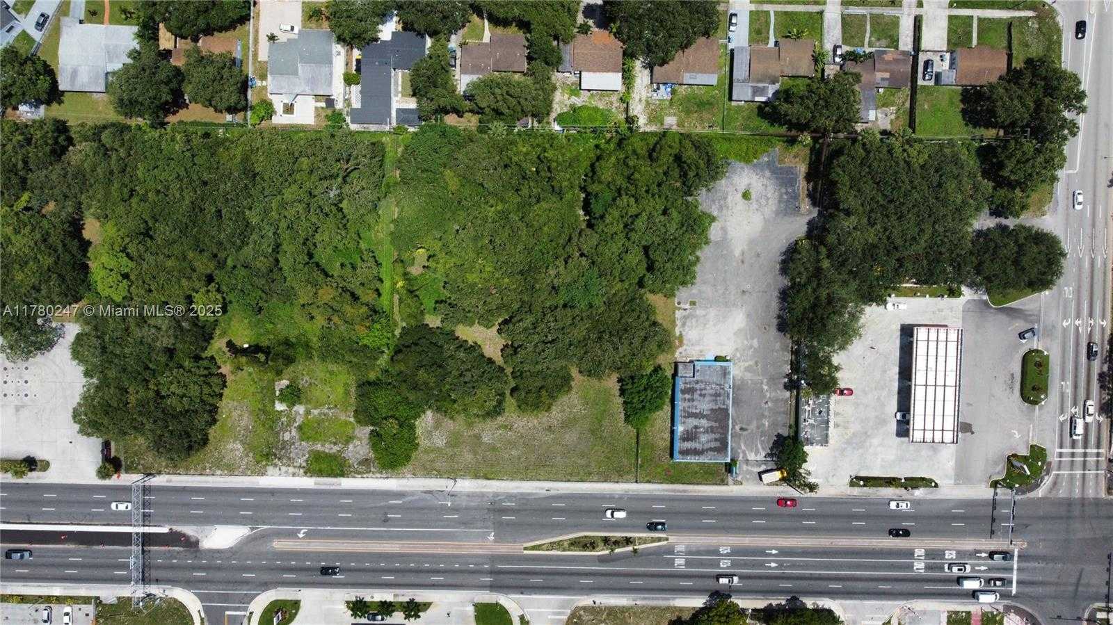 Small Image of 16801 NORTH WEST 27TH AVE, Miami Gardens Number 13