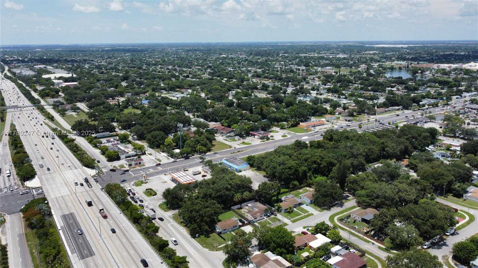Small Image of 16801 NORTH WEST 27TH AVE, Miami Gardens Number 8