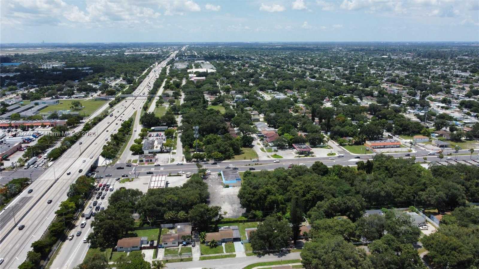 Small Image of 16801 NORTH WEST 27TH AVE, Miami Gardens Number 9