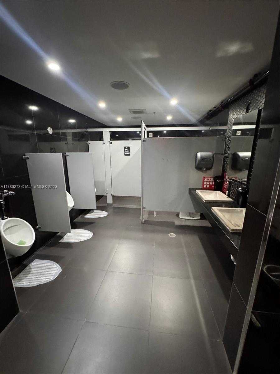 Small Image of 1360 NORTH WEST 88TH AVE, Doral Number 18