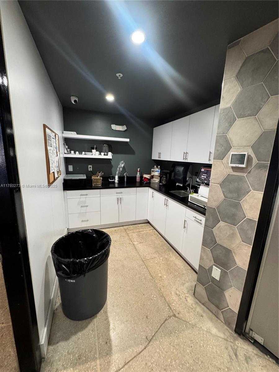 Small Image of 1360 NORTH WEST 88TH AVE, Doral Number 25