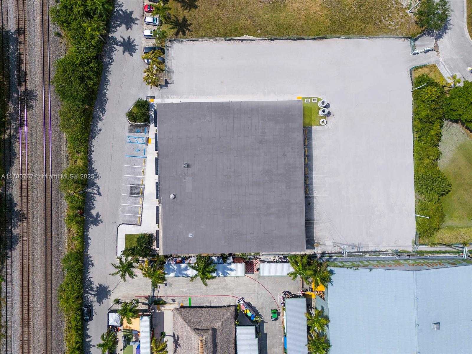 Small Image of 1930 NORTH 30TH ROAD, Hollywood Number 10