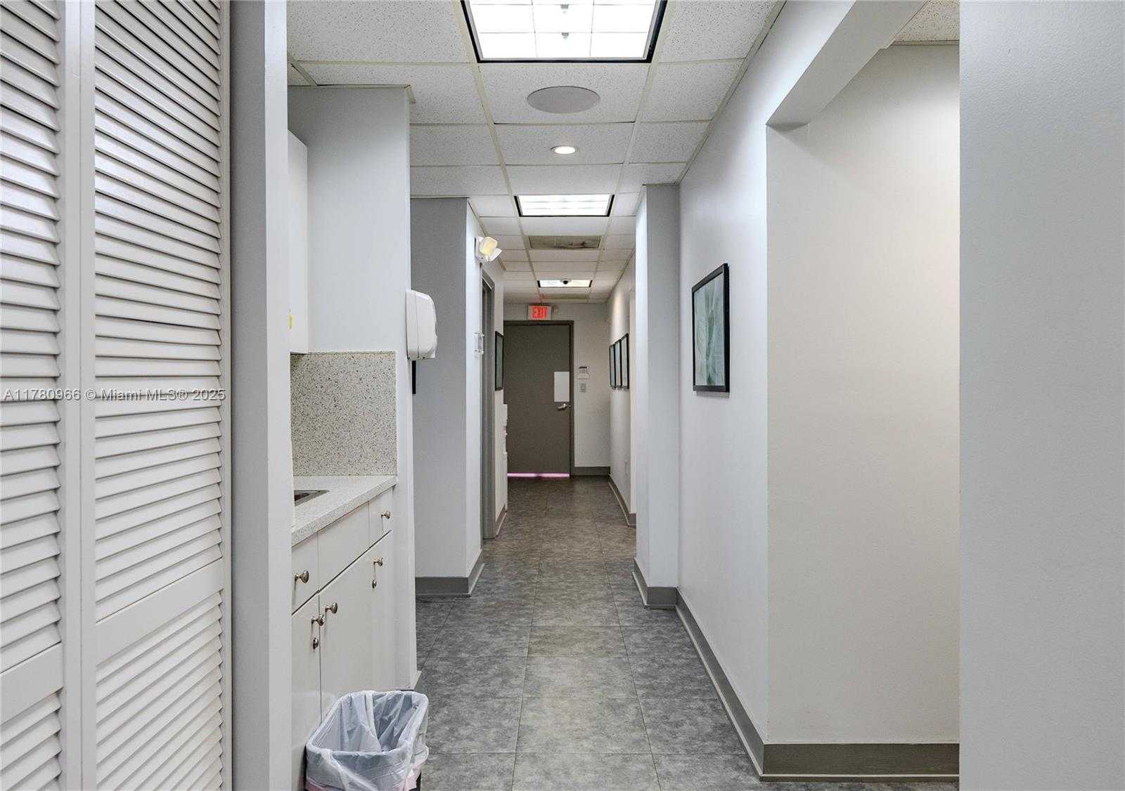 Small Image of 152 NORTH EAST 167TH ST, Miami Number 11