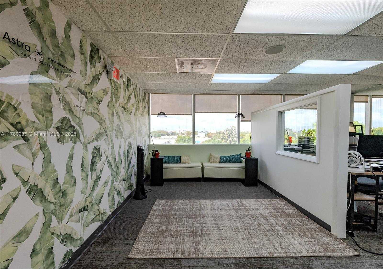 Small Image of 152 NORTH EAST 167TH ST, Miami Number 22