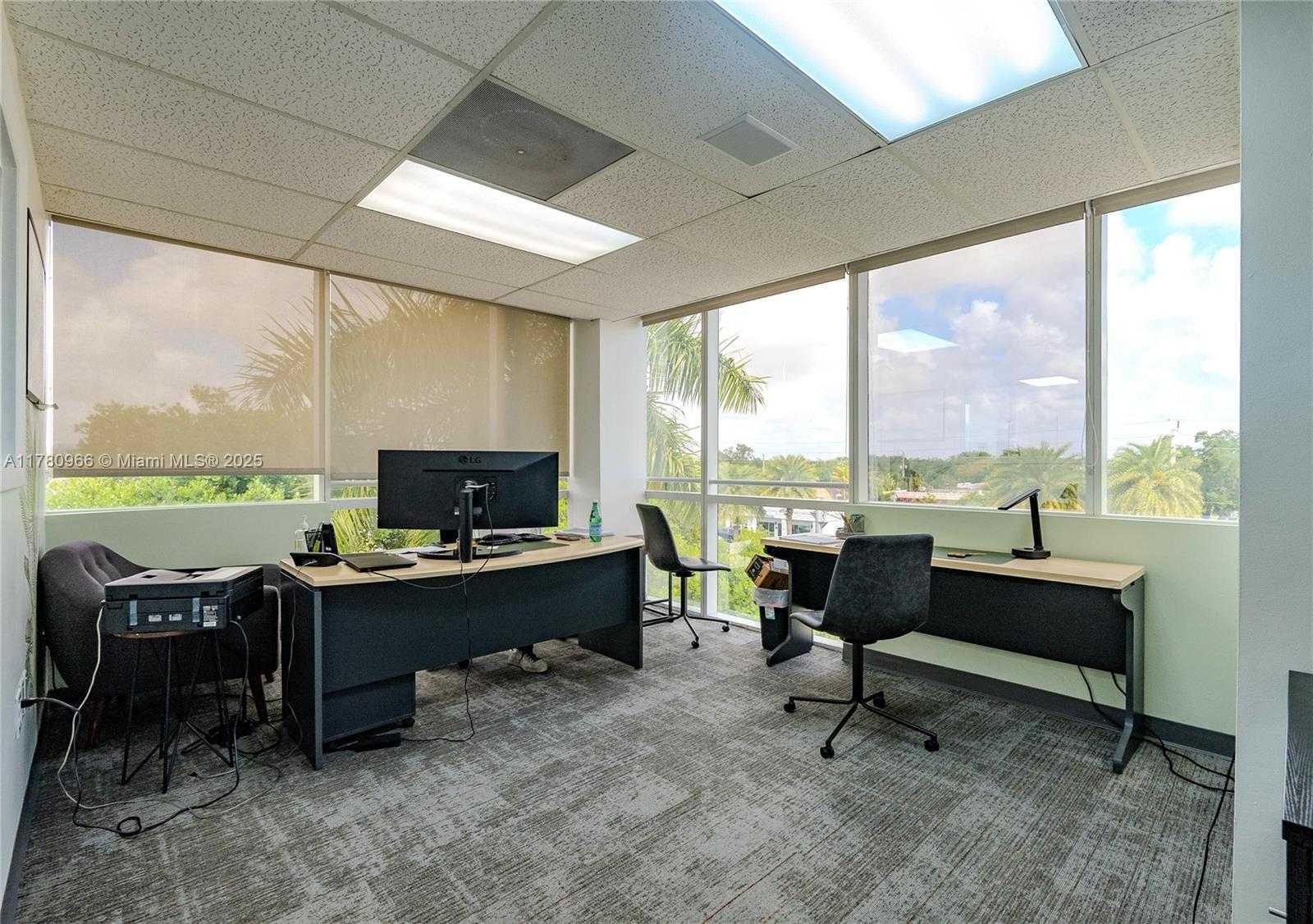 Small Image of 152 NORTH EAST 167TH ST, Miami Number 23