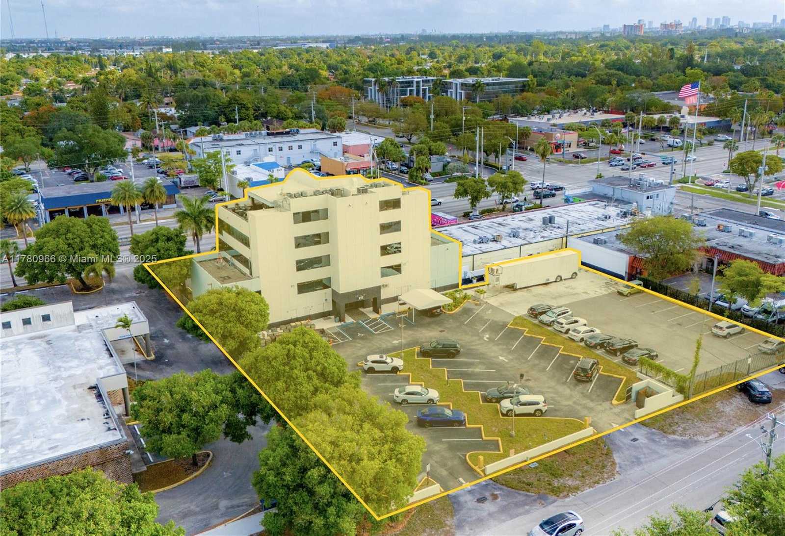 Small Image of 152 NORTH EAST 167TH ST, Miami Number 8