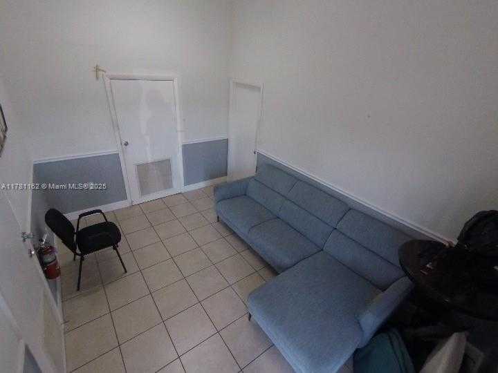 Small Image of Hialeah Number 35