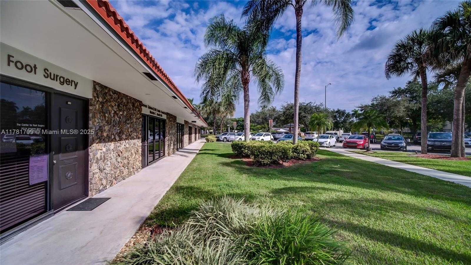 Small Image of 201 NORTH UNIVERSITY DR #14, Plantation Number 13