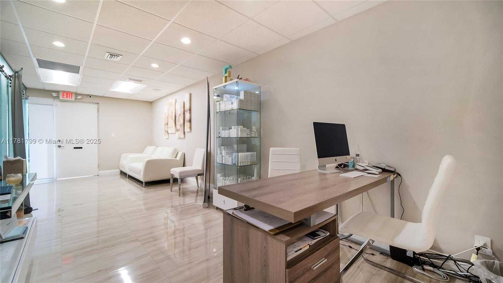 Small Image of 201 NORTH UNIVERSITY DR #14, Plantation Number 2