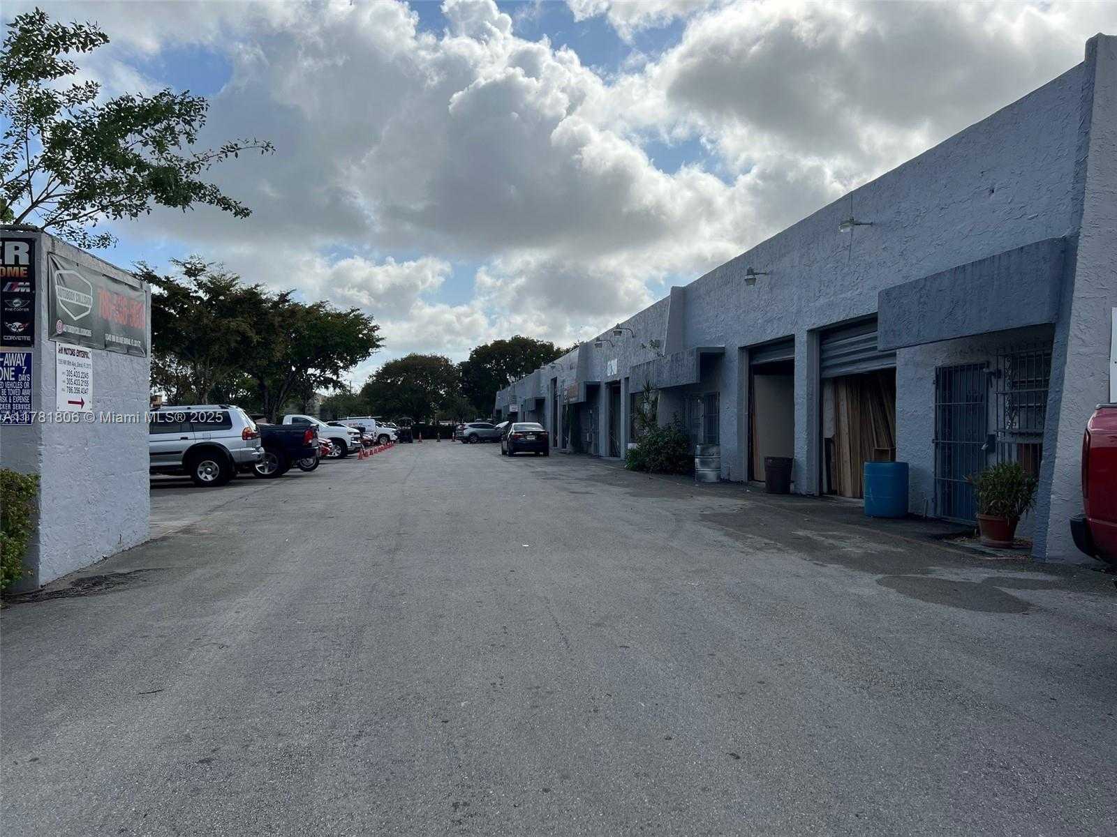 Small Image of 1357 NORTH WEST 88TH AVE, Doral Number 2