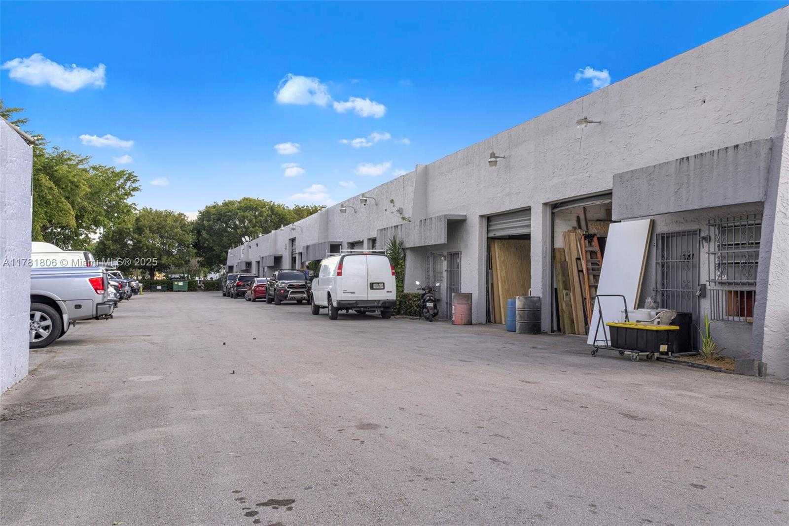 Small Image of 1357 NORTH WEST 88TH AVE, Doral Number 3