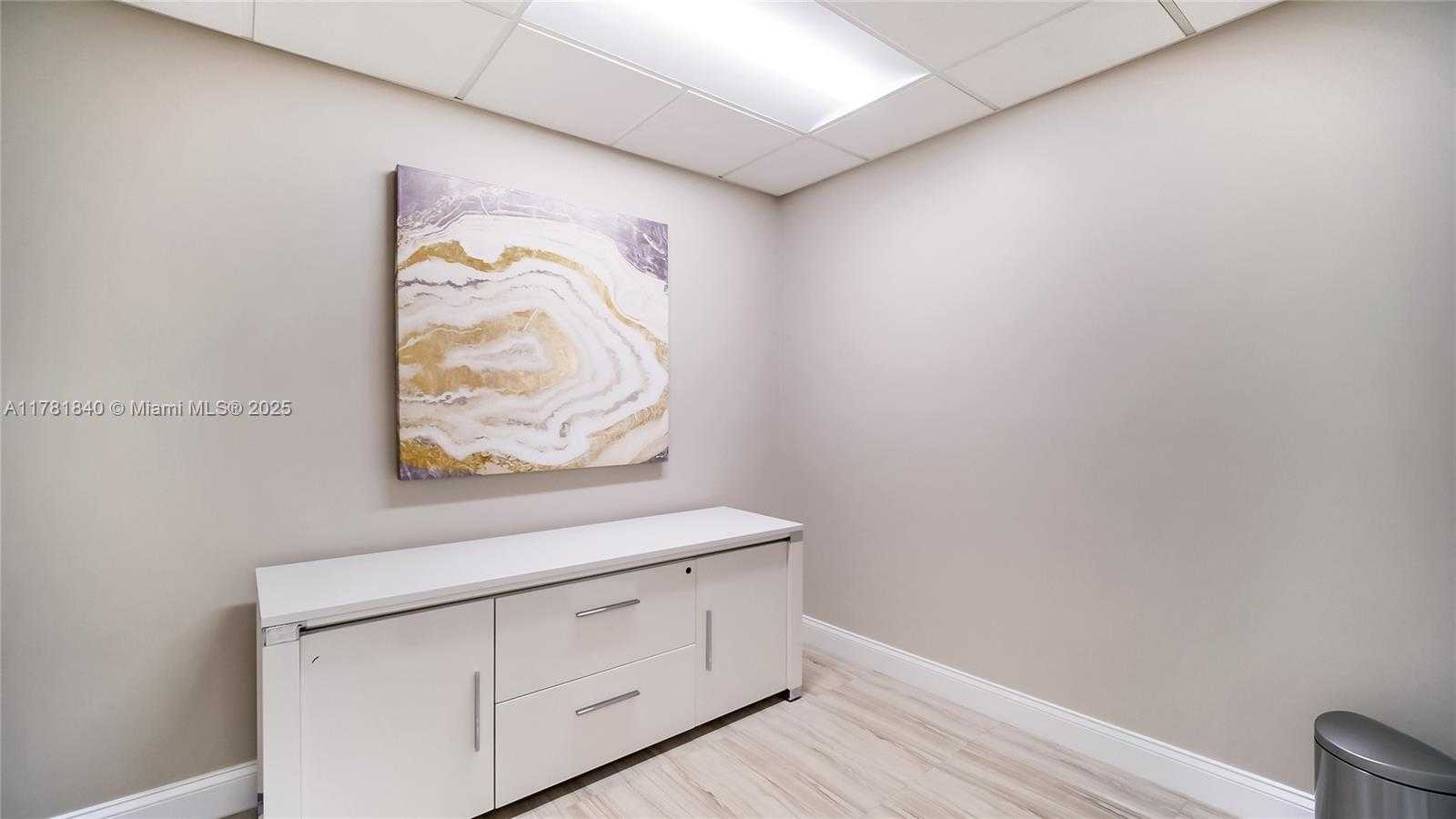 Small Image of 201 NORTH UNIVERSITY DR #13 & 14, Plantation Number 11