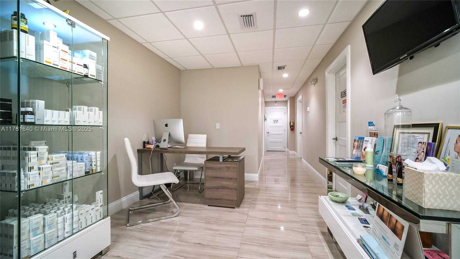 Small Image of 201 NORTH UNIVERSITY DR #13 & 14, Plantation Number 16