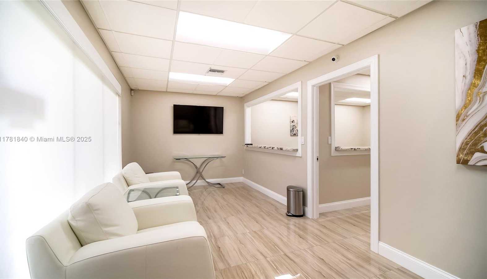 Small Image of 201 NORTH UNIVERSITY DR #13 & 14, Plantation Number 2