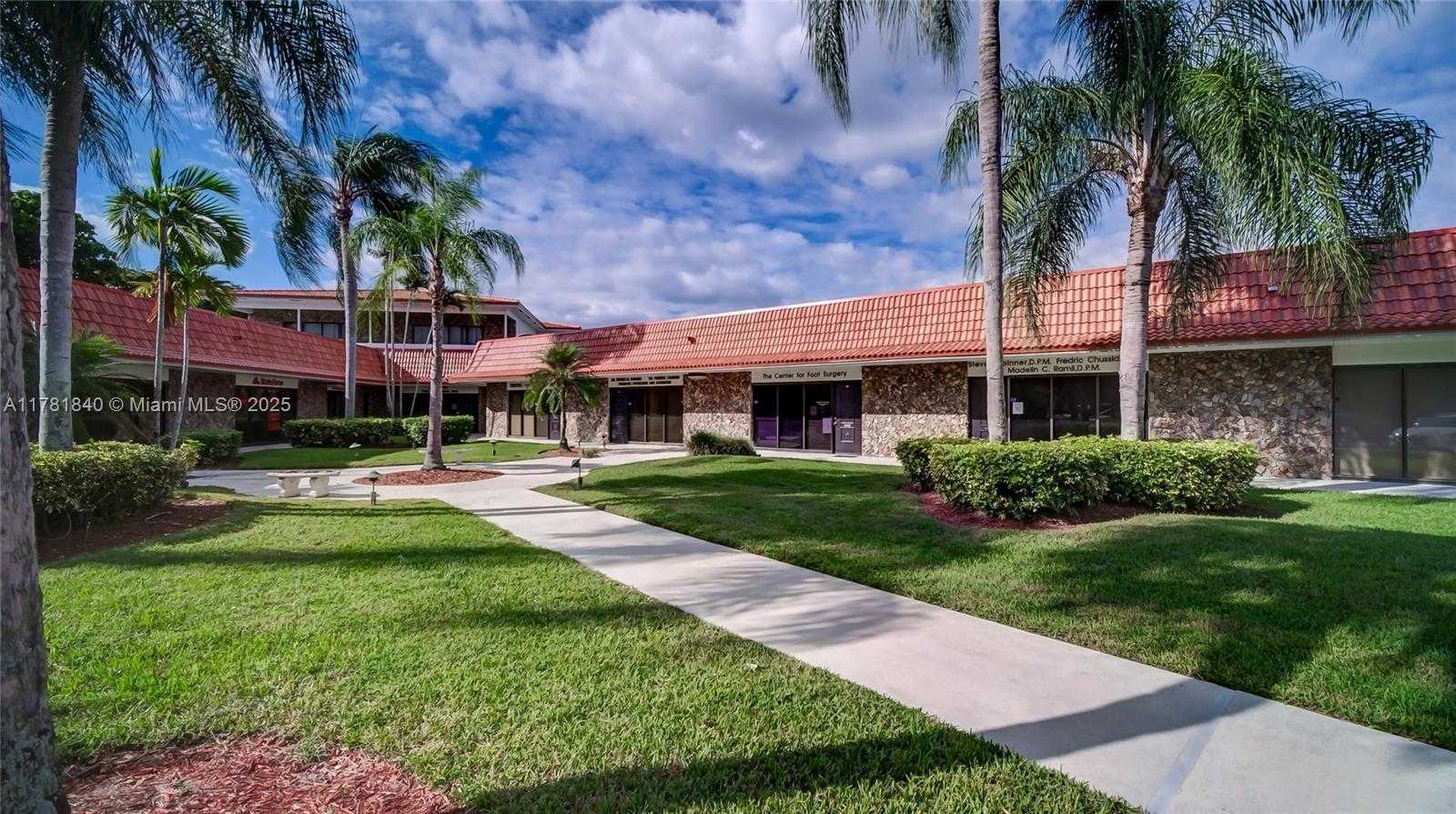 Small Image of 201 NORTH UNIVERSITY DR #13 & 14, Plantation Number 28