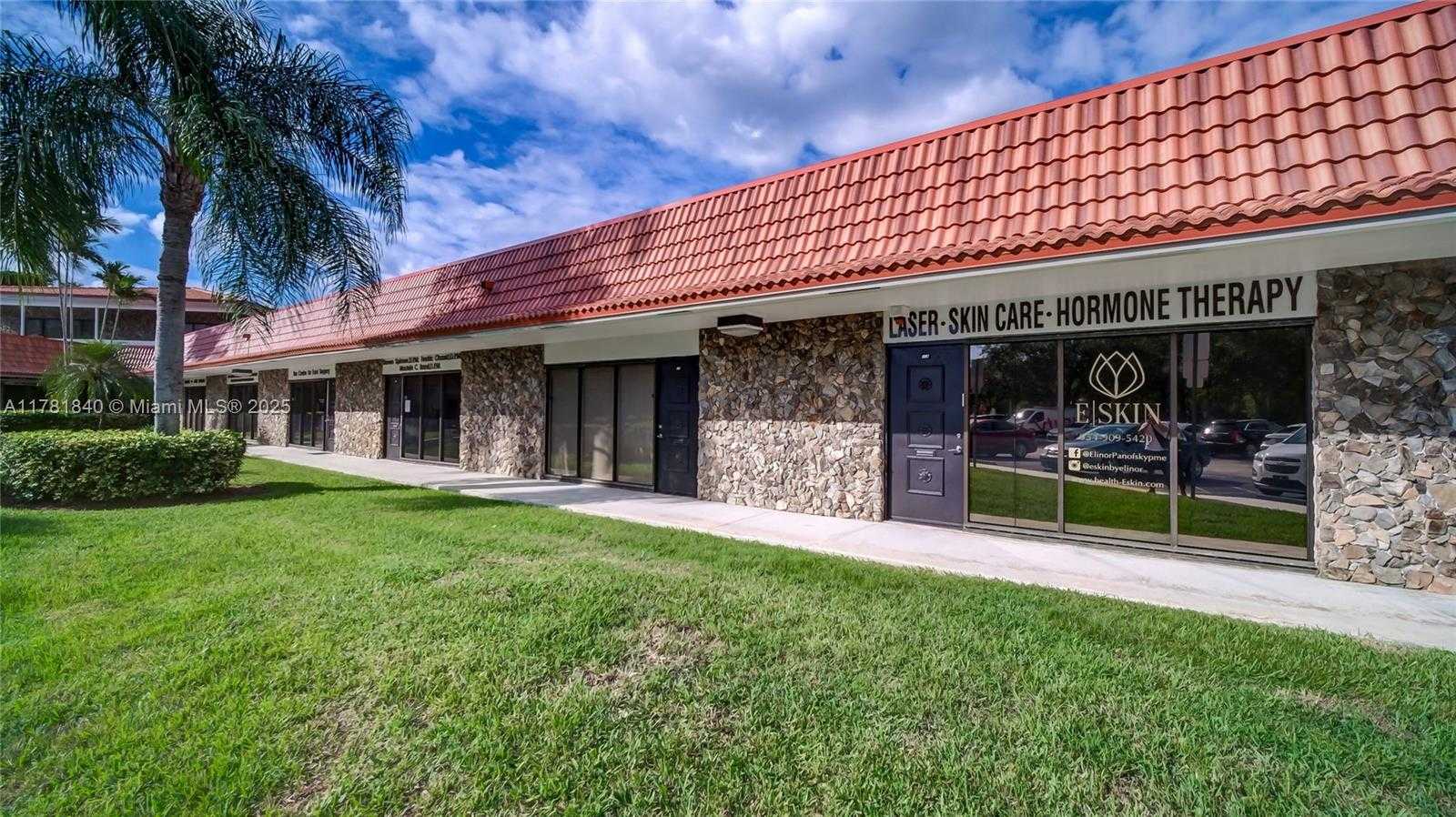 Small Image of 201 NORTH UNIVERSITY DR #13 & 14, Plantation Number 29