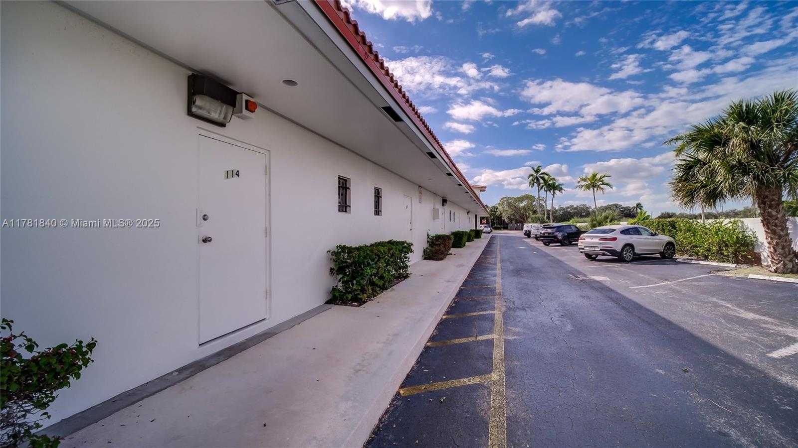 Small Image of 201 NORTH UNIVERSITY DR #13 & 14, Plantation Number 31
