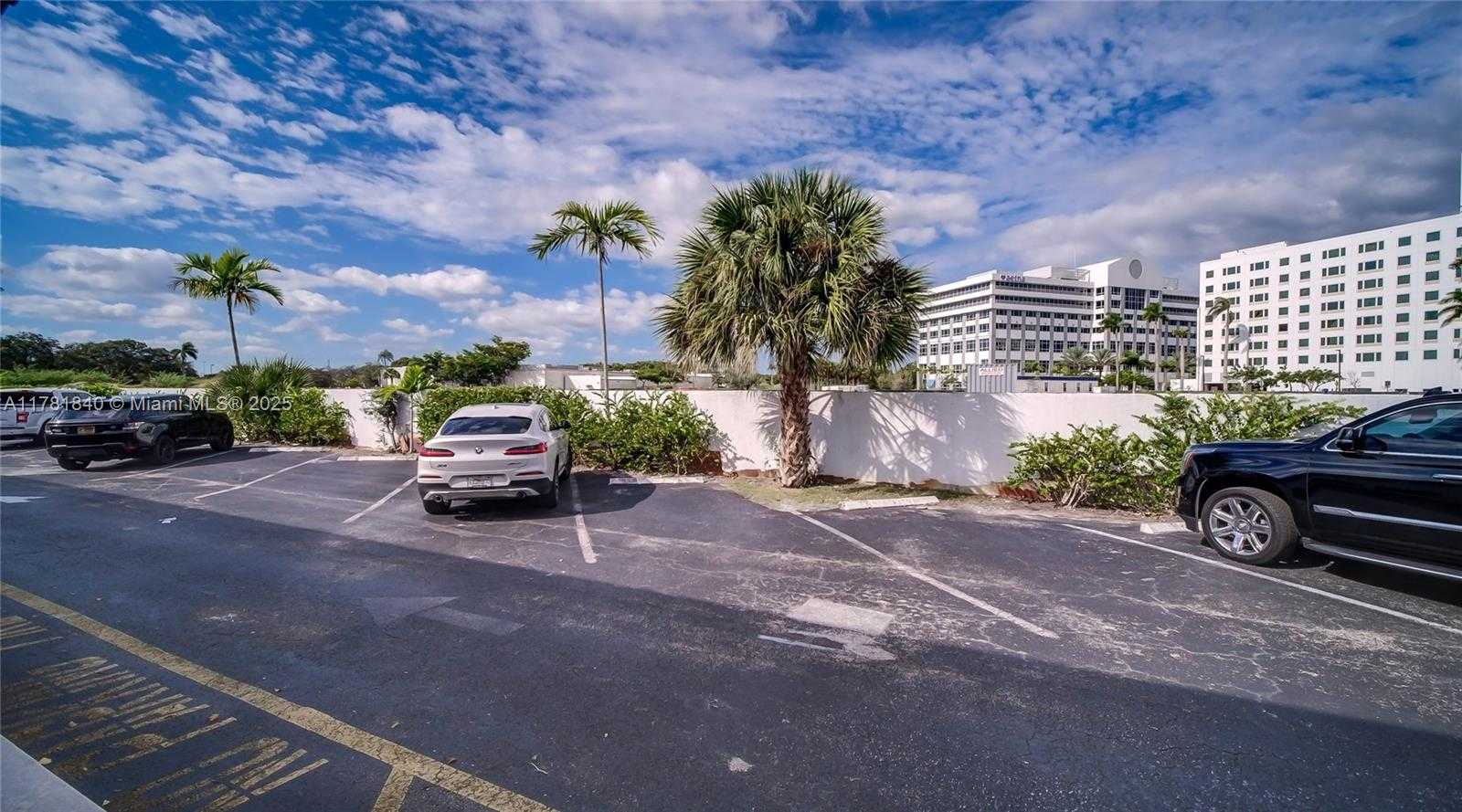 Small Image of 201 NORTH UNIVERSITY DR #13 & 14, Plantation Number 32