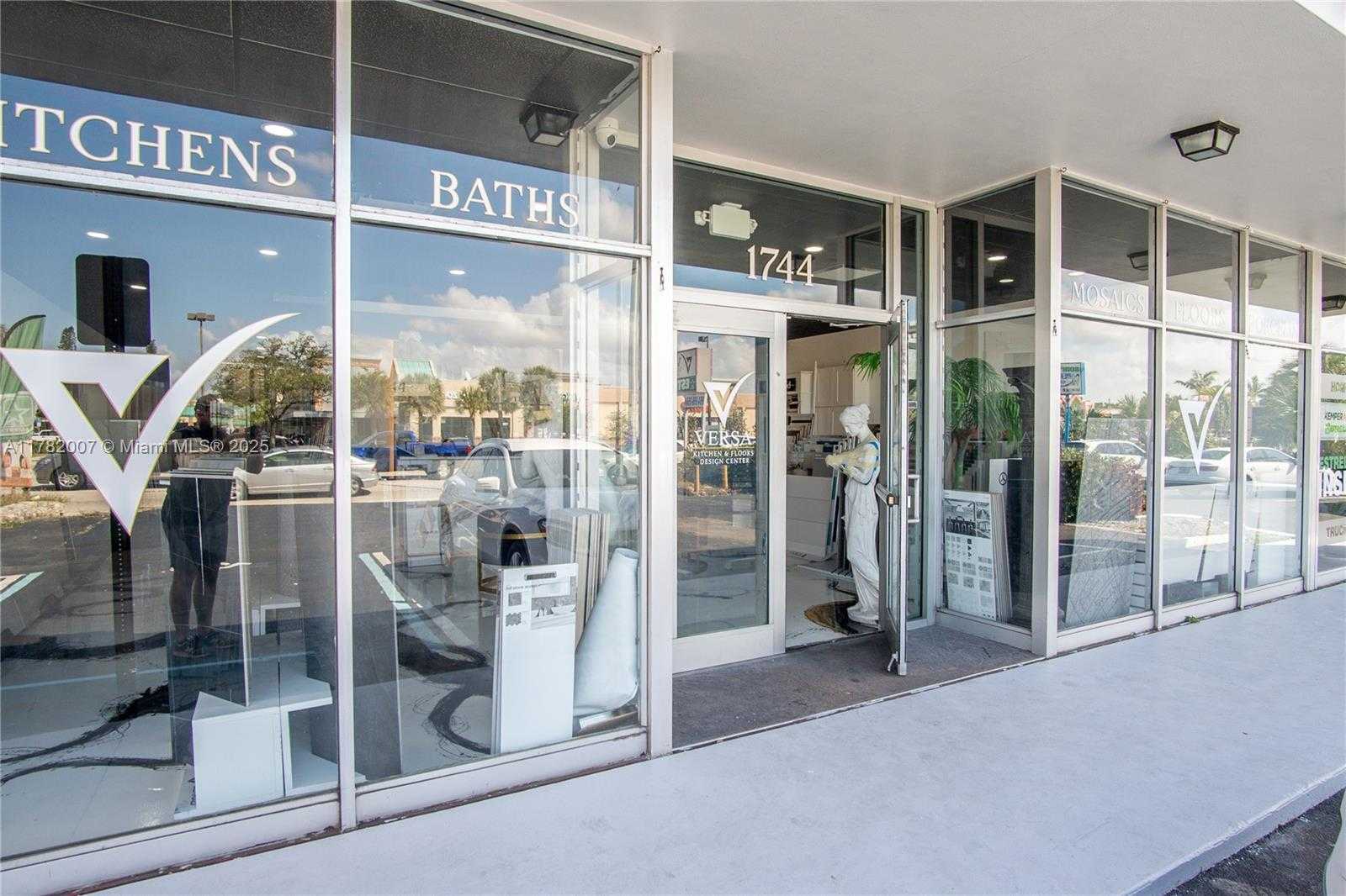 Small Image of 1744 Commercial Blvd, Fort Lauderdale, FL 33334, USA Number 13