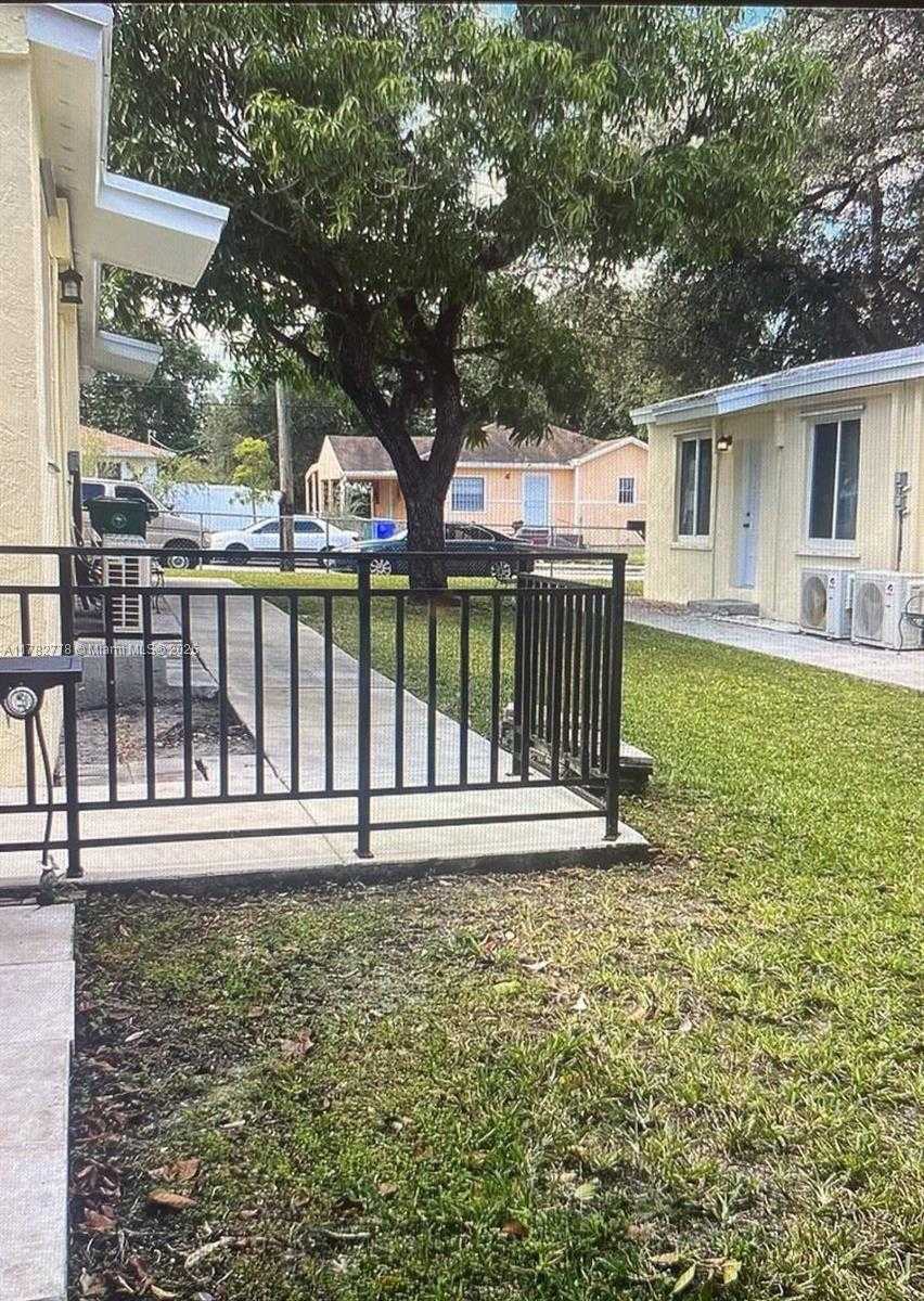 Small Image of 7637 NORTH WEST 3RD AVE, Miami Number 18