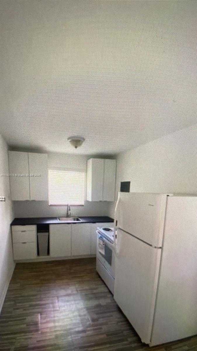 Small Image of 7637 NORTH WEST 3RD AVE, Miami Number 4