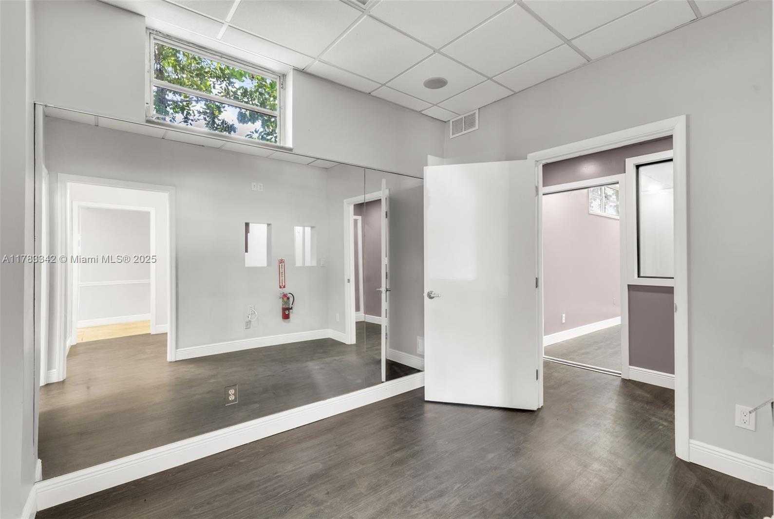 Small Image of 3816 HOLLYWOOD BLVD #2, Hollywood Number 10