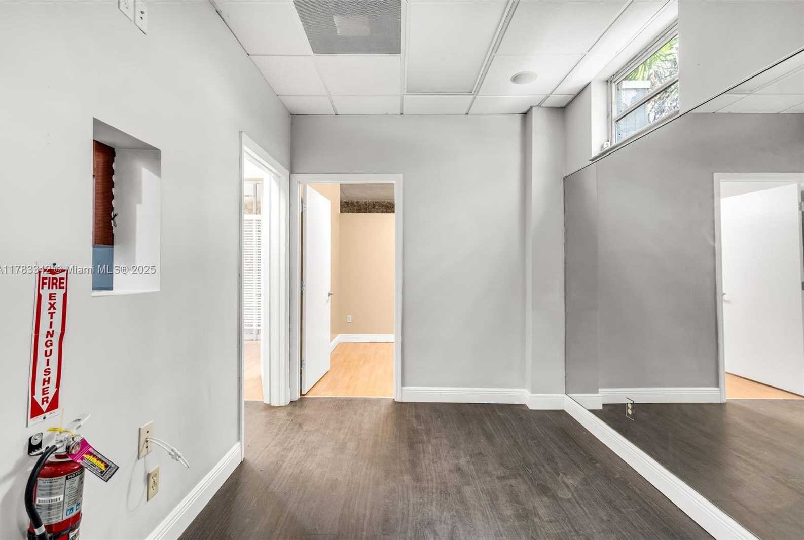 Small Image of 3816 HOLLYWOOD BLVD #2, Hollywood Number 11