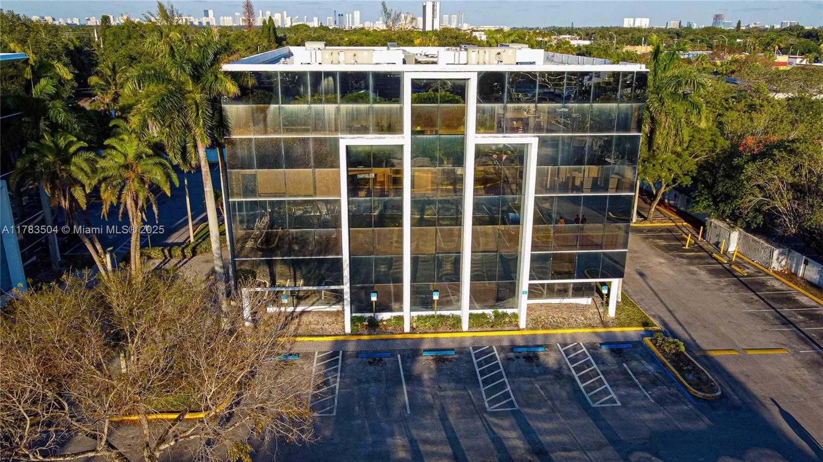 Small Image of 16853 NORTH EAST 2ND AVE #306, North Miami Beach Number 4