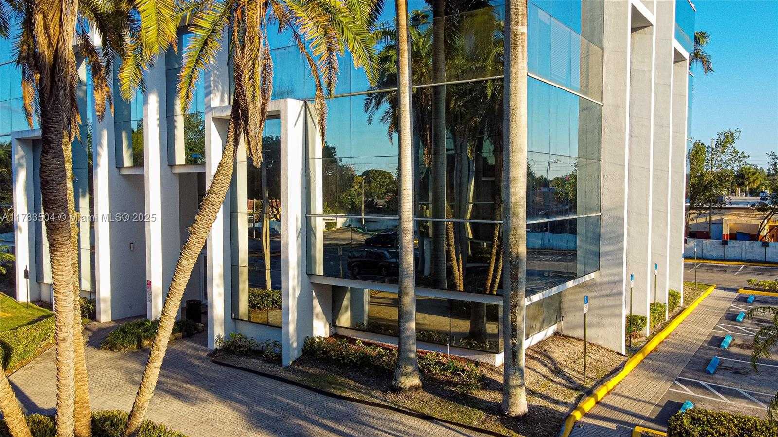 Small Image of 16853 NORTH EAST 2ND AVE #306, North Miami Beach Number 5