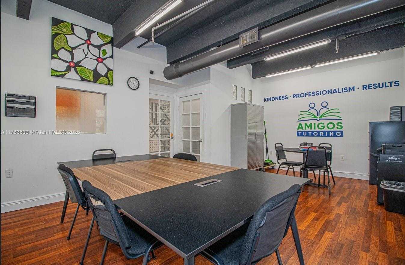 Small Image of 2100 SOUTH WEST 22ND ST #302, Miami Number 10