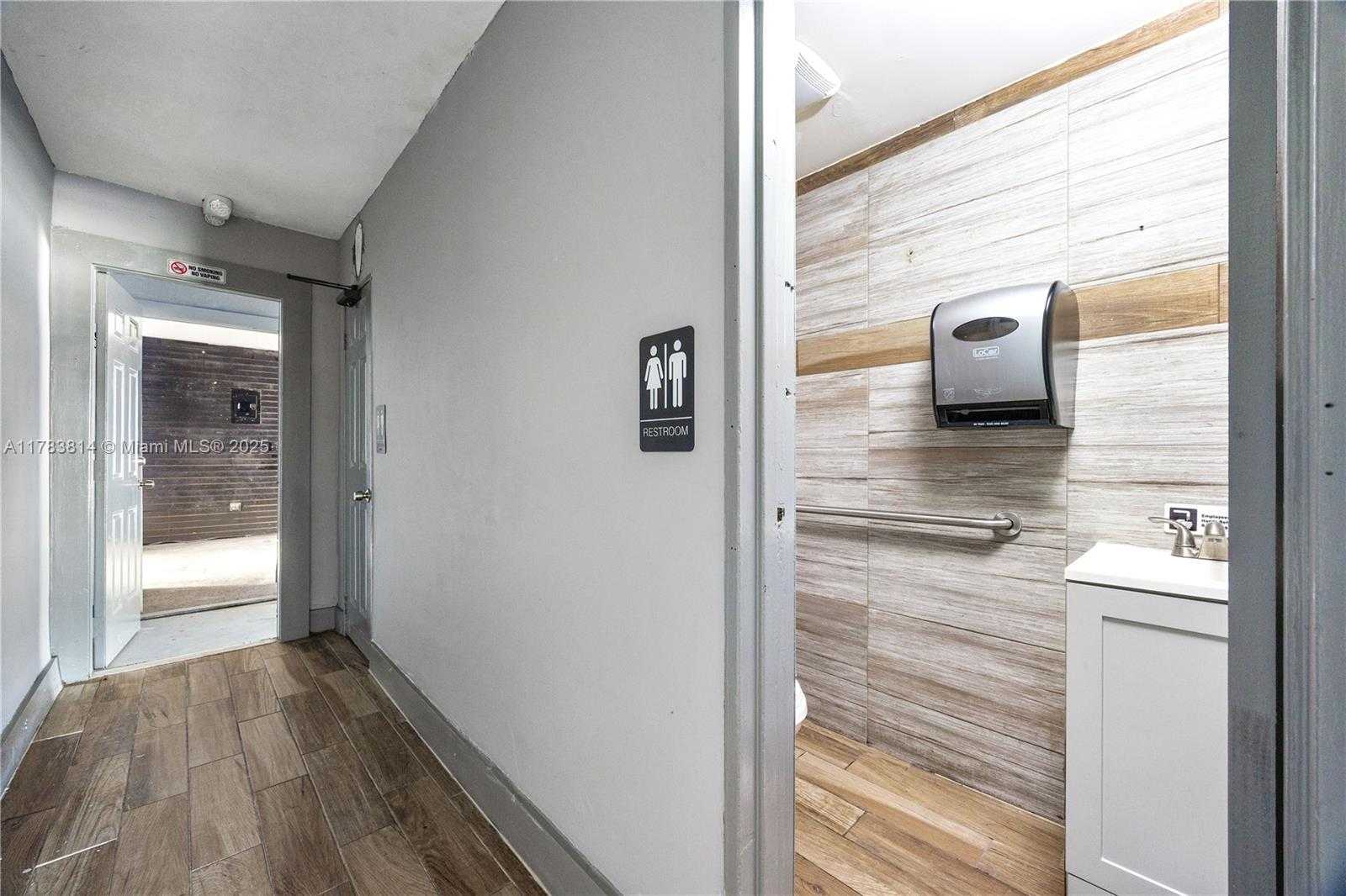 Small Image of 201 NORTH 21ST AVE, Hollywood Number 18