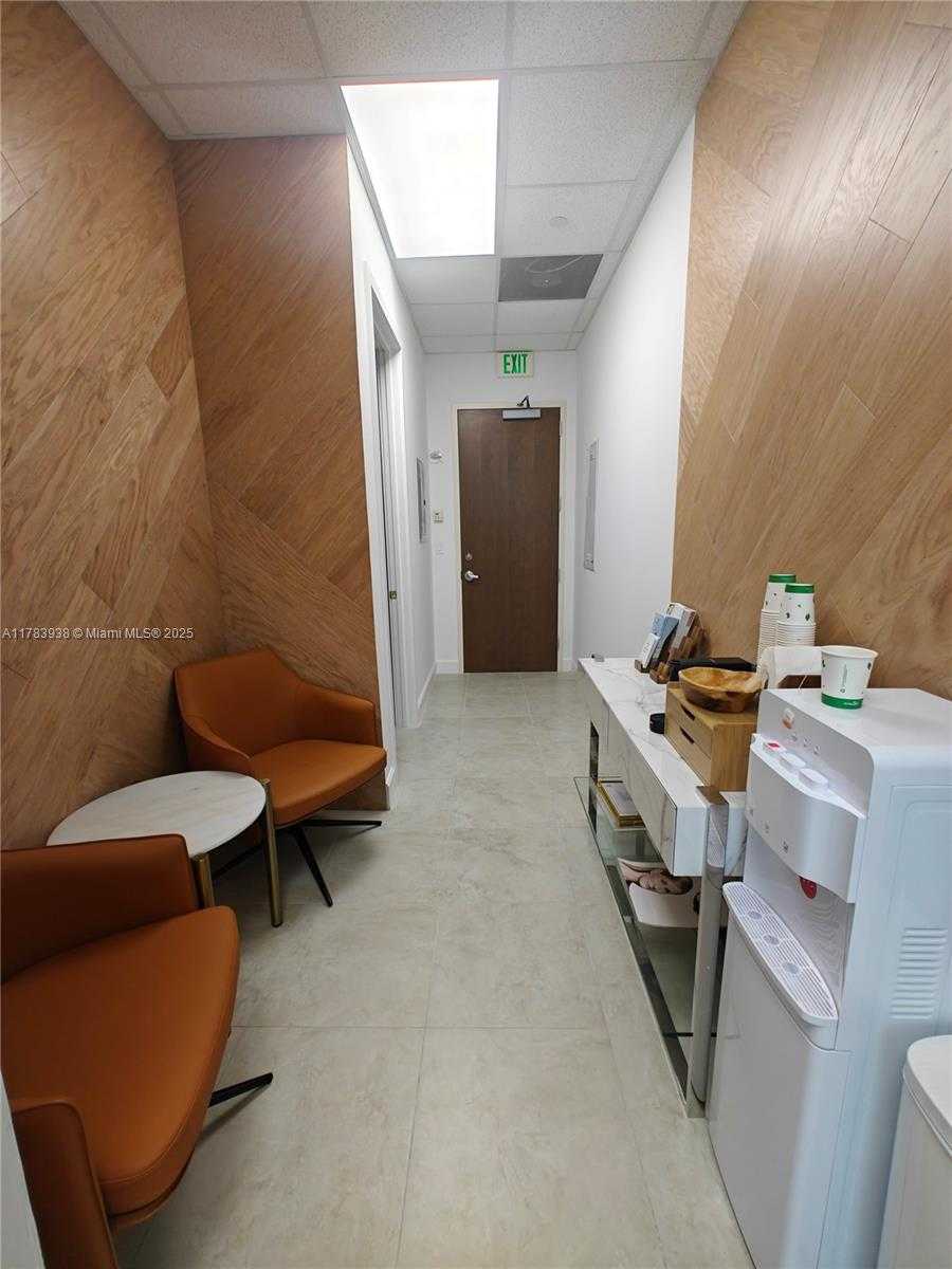 Small Image of 175 SE 7th St, Miami, FL 33131, USA Number 6