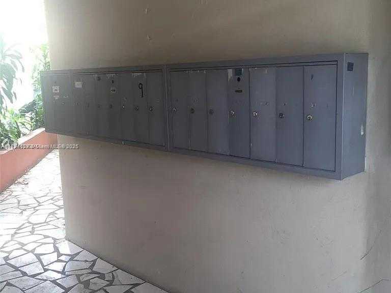 Small Image of 7625 BISCAYNE BLVD, Miami Number 3
