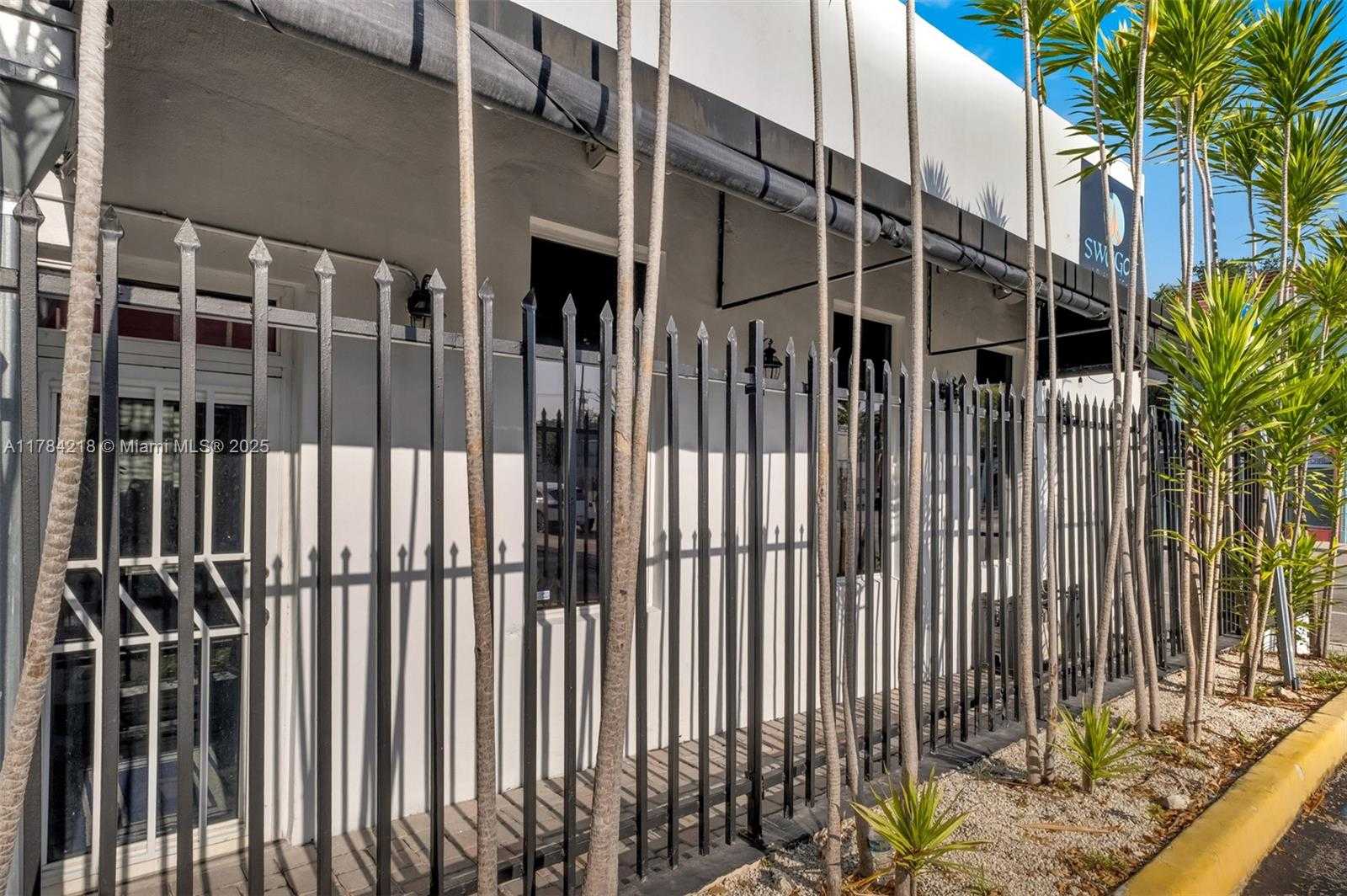 Small Image of 646 NORTH EAST 79TH ST, Miami Number 16
