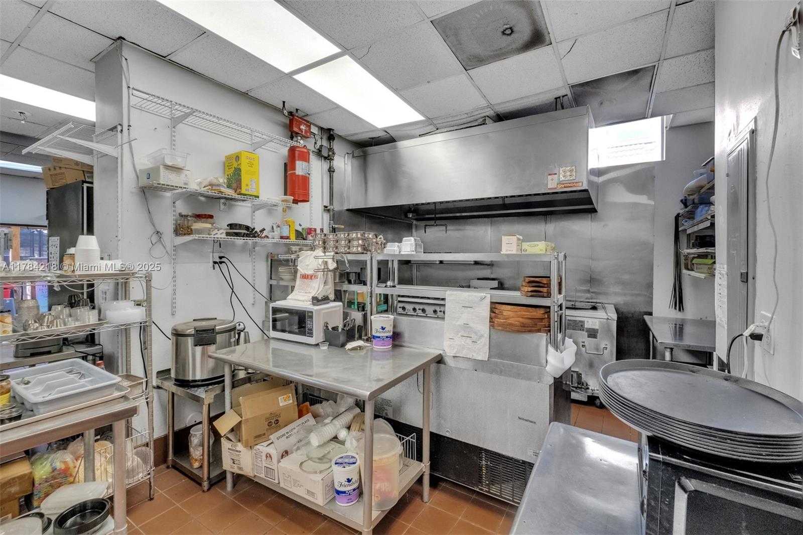 Small Image of 646 NORTH EAST 79TH ST, Miami Number 19