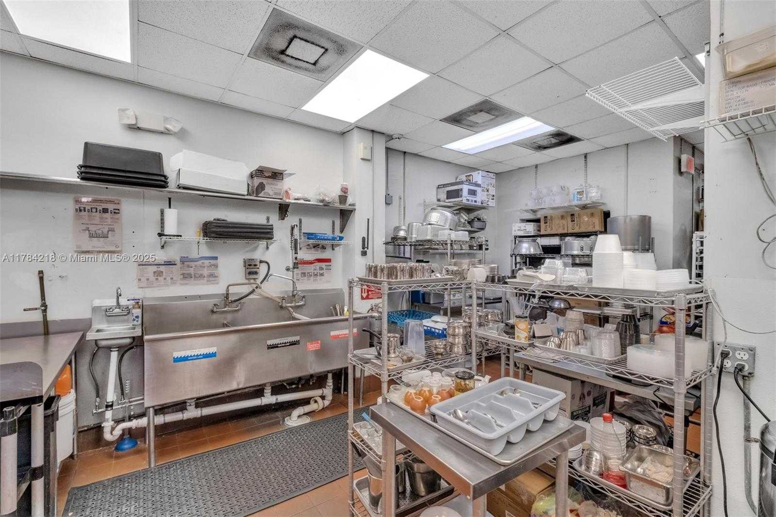 Small Image of 646 NORTH EAST 79TH ST, Miami Number 24