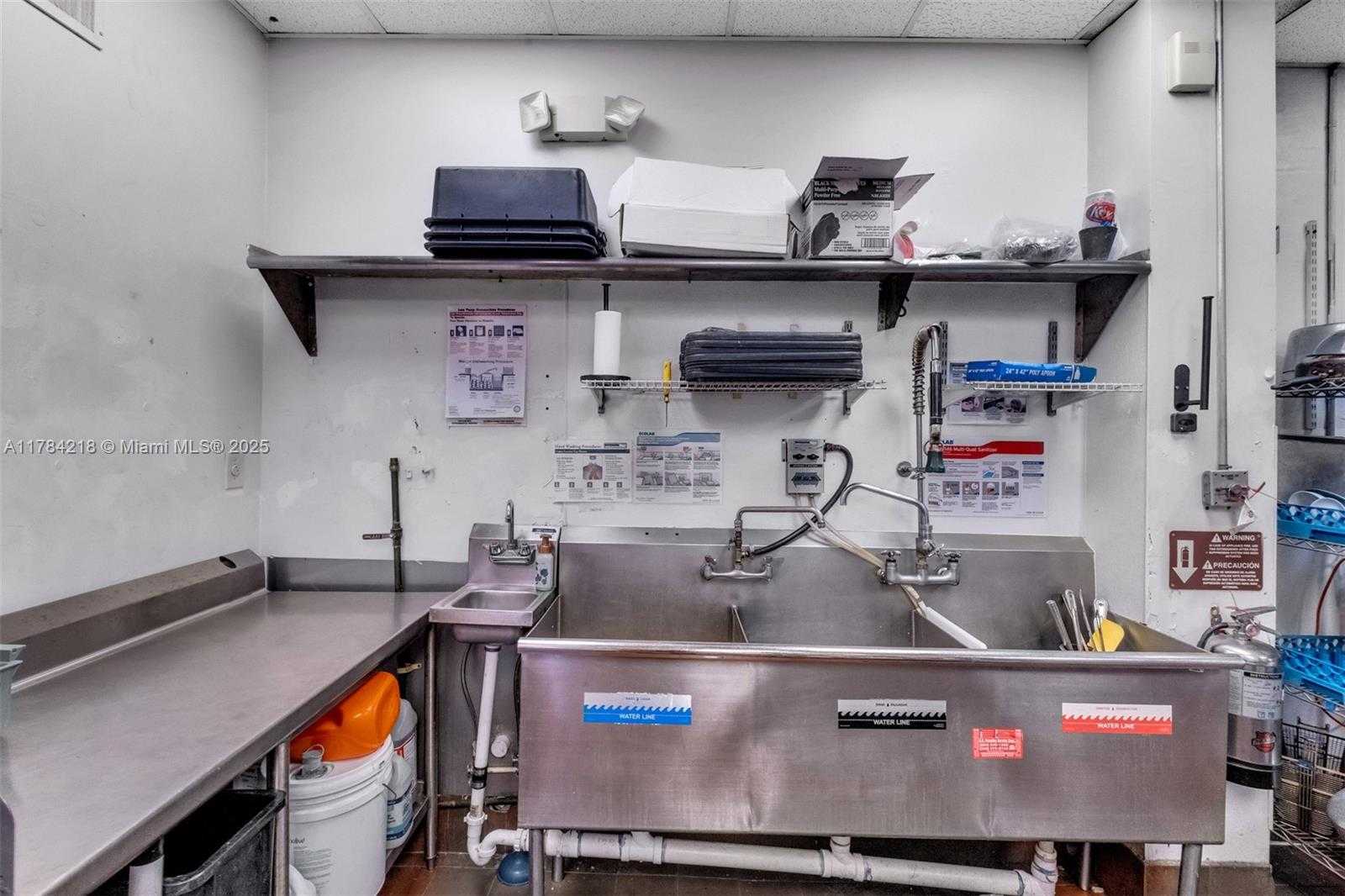 Small Image of 646 NORTH EAST 79TH ST, Miami Number 25